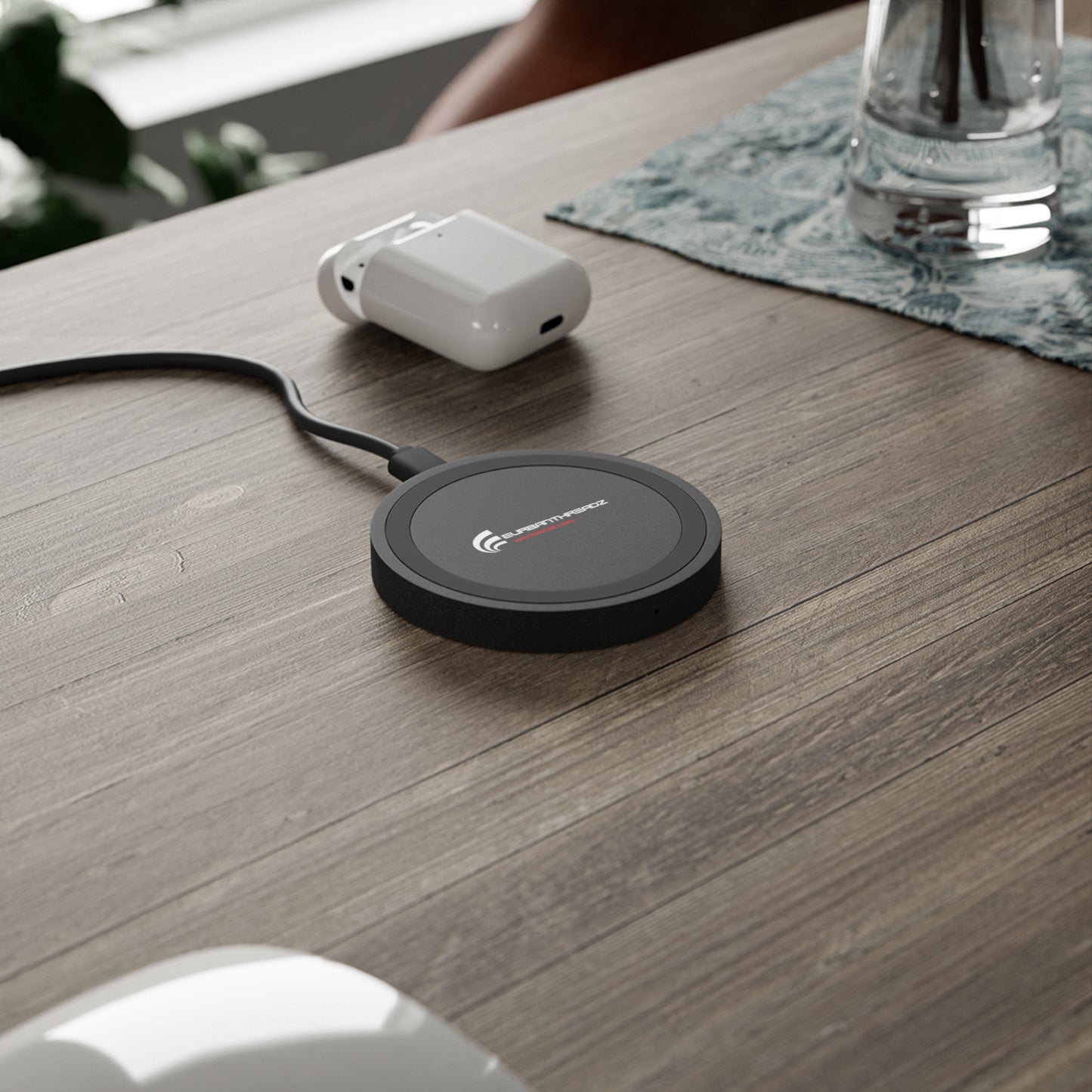 Sleek Quake Wireless Charging Pad - Fast & Convenient Phone Charger with Modern Design